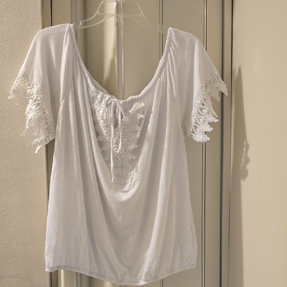 Paper Tee Ivory Blouse with Lace Detail